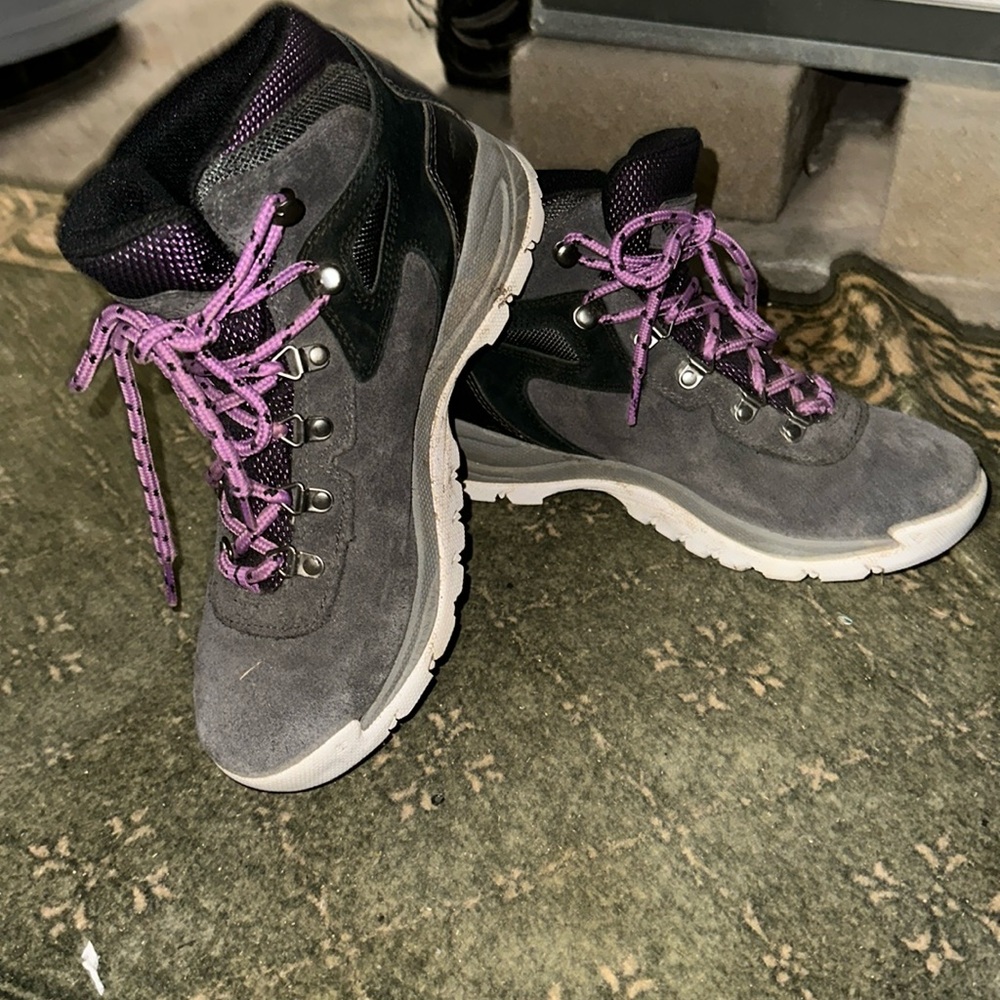 Columbia Newton Ridge Waterproof Hiking Boot Womens Size 9
